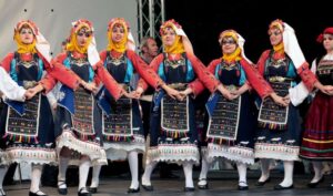 http://www.discovergreece.com/en/culture/tradition-ethnic