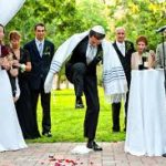 http://weddingphotography.com.ph/11773/25-odd-wedding-traditions-customs-from-around-the-world/